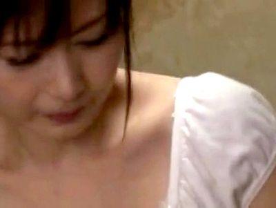 黒髪清楚の美熟女なのにド変態な四十路の母親！息子と背徳の母子相姦SEXで大量の失禁お漏らし放尿おしっこで窒息飲尿させる