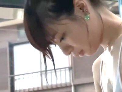『外で出したから大丈夫！ｗ』美少女JDと素股マッサージで発情した男友達！半中半外の無許可中出し！妊娠しても知らんｗ