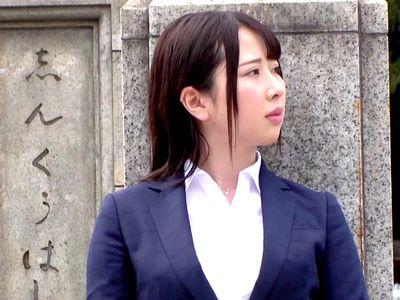 かわいいOLお姉さんがエロ・スケベにグラインド騎乗位で快感を貪る！受け身だけど乳首舐め騎乗位スパイダー騎乗位も！