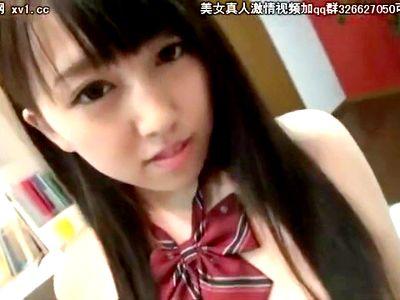 美巨乳おっぱいのロリ美少女JK！可愛い乳首をちゅぱちゅぱしゃぶられて無毛なパイパンのエチ穴を愛撫！可愛いお口でフェラ！