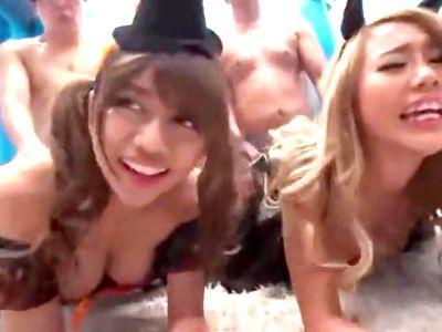 ウェーイ！なノリのパリピなギャルお姉さんたちがハロウィンのコスプレでガン突き鬼ピス激ピス乱交SEXパコ！