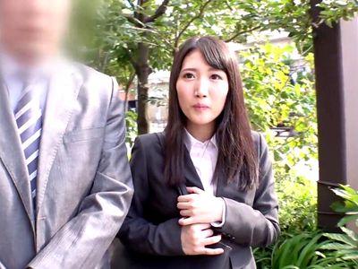 企画ナンパされた女部下と上司！唾液を垂らしながら濃密なベロチューしまくりNTR！