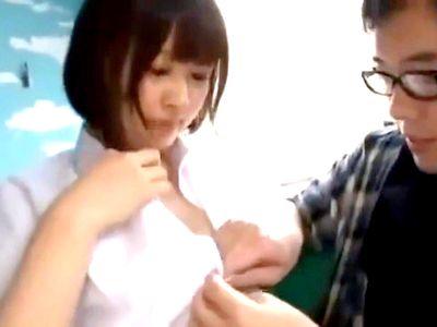 「恥ずかしい…」アイドル級の童顔ロリかわいい美少女JKが童貞を逆ナンパして筆おろし！女神…いや天使か！