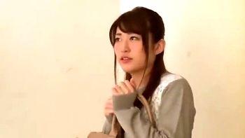 【20歳の美女】透明感がある激カワなお姉さんが童貞くんの筆おろし！イイ女のエッチ穴に挿入すると気持ち良すぎてすぐに射精しちゃう