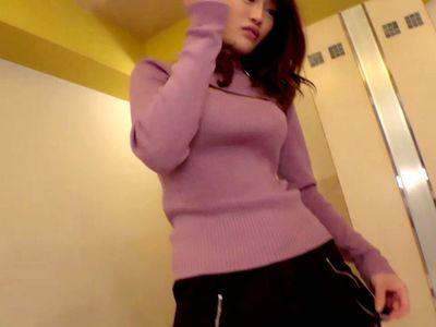エロかわいいヤリマンのギャルがエロSEX！ガン突き男優がガン突き鬼ピス高速ピストンぱんぱん駅弁！