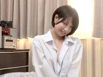 彼女を置いて仕事に出かけたイケメン彼氏！彼女もまたイイ女すぎて友人が寝取りSEX！油断大敵ｗ