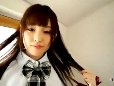 小顔8等身のアイドル芸能人並スレンダー美少女のエロエロ過激なイメージ！19歳の若い美ボディに激シコ注意報が鳴っちゃうぜ？