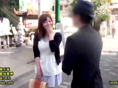 普段1時間くらい時間がかかる遅漏男を満足させるふわふわ美巨乳おっぱいのお姉さん！ガン突き鬼ピス激ピスで中出しされちゃうけどねｗ