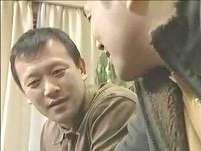 「肌が白くてよ…声をかけたらすぐヤラせてくれそうな人が良さそうな女だ」「亭主いるんだろ？」「ありゃインポだ」