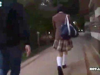 【JKレイプ】スレンダーでアイドル級の美少女ロリかわいい娘にバス内でセクハラ痴漢！便所に連れ込み襲いかかる！