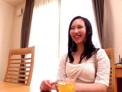 兄嫁が誘惑してきて拒めずSEXしちゃう義弟！！
