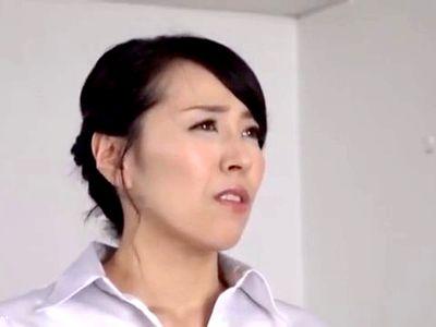 黒髪清楚の人妻が未亡人となり…勘違いした変態クズ男の義息子がヘラヘラしながら強姦レイプ凌辱のエロドラマ