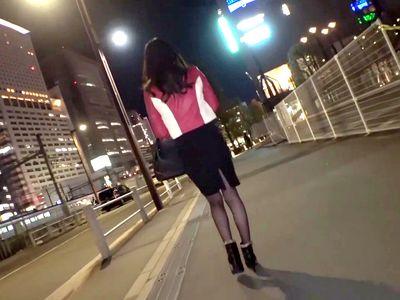 『このあと何するんすか美容部員さんは？』『…エッチ』『もう1回』『…エッチ』『具体的に？』『…SEX』スケベおやじトーク