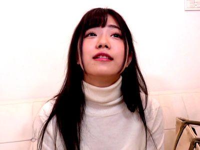 18歳のふんわりアイドル級ロリ美少女を連れ込み！割のいいバイトだと思ったらなぜか顔騎！さらに激ピス中出し！
