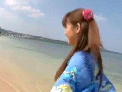 美巨乳おっぱいの彼女とデート！海辺の岩陰の砂浜で青姦SEX！手マン亀頭舐めフェラ！杭打ち騎乗位！立ちバック正常位！