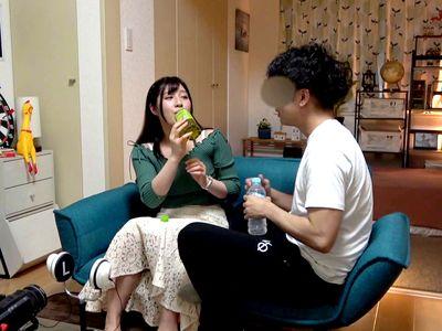 素人ナンパ企画で可愛い敏感お姉さんをヤリ部屋連れ込み！イチャラブなトークで盛り上げてSEX！屈曲位バック突き上げ騎乗位！