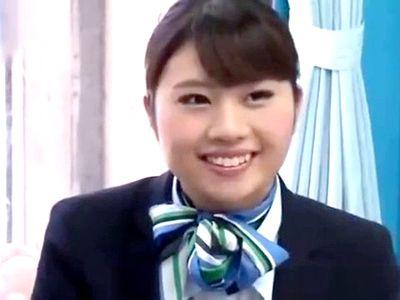 笑顔がかわいい童顔ロリな美人CAがセカンド童貞のSEXの練習にお付き合い！素股で終わらすはずがヌルっと生挿入して本番開始！