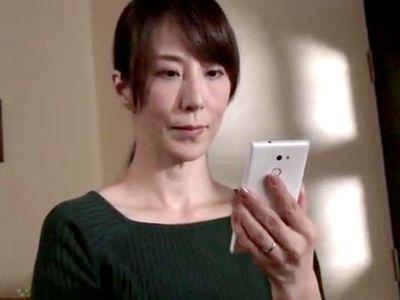 貞淑な美熟女の人妻…は見た目だけの話で淫乱ビッチ！1度だけの浮気相手が旦那の部下！関係を断てず人妻NTRセックスを続ける