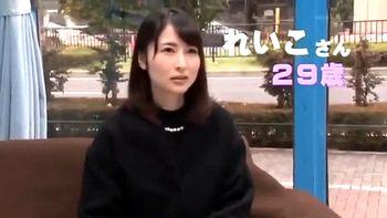 子持ちの人妻を乳首のくすみが取れるマッサージという名目でナンパ！マッサージ師が無理やりSEXに持ち込んでパコる