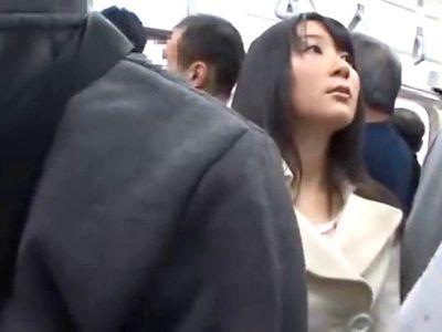 黒髪清楚の奥さんを痴漢レイプ魔たちが強姦凌辱！凄テク手マンで大量の失禁潮吹きお漏らし！ローター調教乳首責めで乳首イキ！