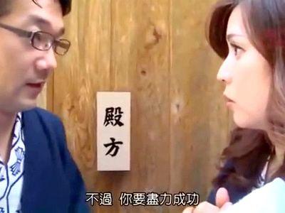 四十路の人妻熟女が旦那の命令で温泉にて他人棒を発情誘惑！それに興奮オナニーする変態の旦那！夫婦交換スワッピング（片方だけでもそうみたい）！