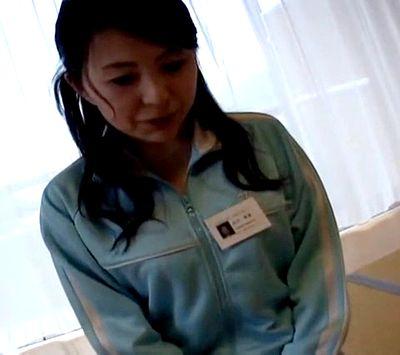 【人妻NTR】『ほかのご家族は学園の理念を分かってらっしゃいますよ…遊びで来てるのはおたくらだけです！…おっぱい！！！』