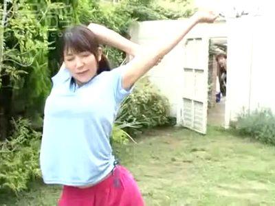 Kカップの超デカパイで童顔ロリかわいい人妻ママ！息子が欲情発情して母子相姦の種付けSEXで膣内射精！