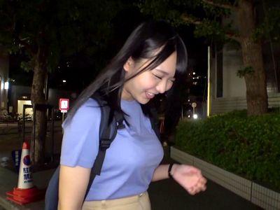 着衣巨乳エロ爆乳おっぱいJDお姉さんがブラ寄せロケット乳の状態で唾液フェラ！スケベな乳揺れしながら濃厚SEX！