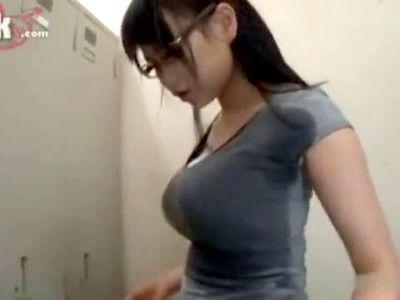 【地味メガネで爆乳】どうしても目立ちすぎるデカパイな娘！欲情した変態店長に無理やり恥辱羞恥にパイ揉みされ強制レイプ