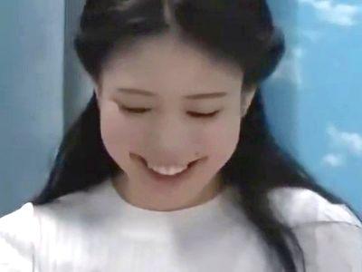 巨乳デカパイのJDお姉さんが赤面恥ずかしい服脱ぎ！お風呂で羞恥シャワー！裸エプロンでスケベなイタズラ開始！