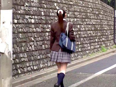 企画ナンパされたJKが男を喜ばすマッサージを学ぶ！…はずがなぜかSEXに持ち込まれる！