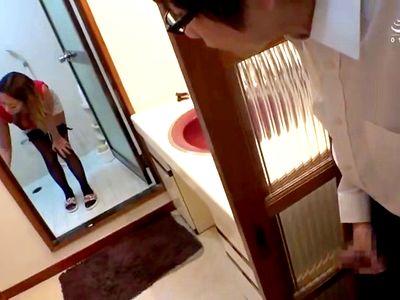 完全に奥さんのママ友なヤリマンビッチな人妻が6人集結！旦那と息子を挑発的に誘惑して寝取りSEXへ持ち込もうとする