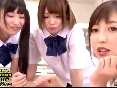 アイドル級ロリかわいいJKとモデル級スタイル抜群の美人な女教師がエロ可愛くM男を責めまくり！