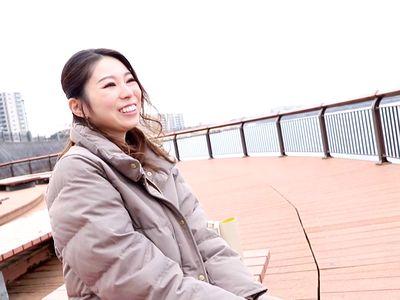 スレンダー巨乳の人妻熟女が濃いSEXがしたくてAV応募！人妻NTRセックス！