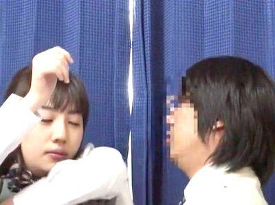 彼氏と激しくパコったJKはそれでも欲求不満！冴えないメガネを淫乱痴女ビッチに誘惑して手マンクンニパイズリフェラ・69！騎乗位バック正常位顔射ぶっかけ！