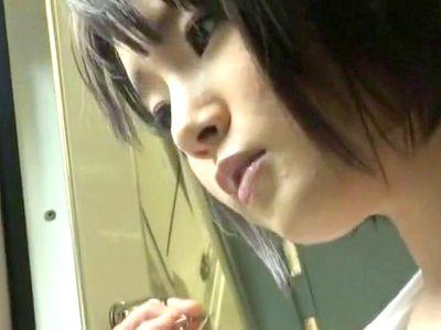 童顔ロリ声の巨乳娘がノーブラで乳首浮きしてるからナンパされるｗ日を改めて移動してエッチなことをしていく展開！
