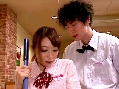 美魔女な奥さんの色香がプンプンすぎて勝手に誘惑された男！奥さんの方もダメとは思いつつも…不貞不倫な浮気エロドラマ！