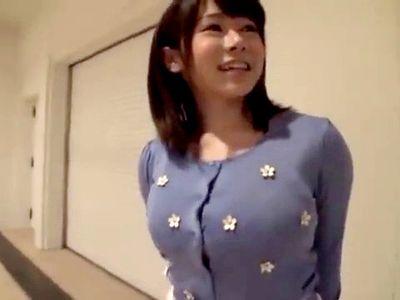 【神乳…降臨！】まん丸なロケットおっぱいの爆乳お姉さんと食事してから特濃ファックな性行為！