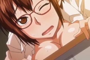 巨乳なメガネ美女が机に胸を押さえつけられながらバックで突かれまくる