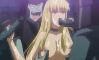 異種チンポを咥えさせられて恍惚の表情を浮かべる金髪美少女