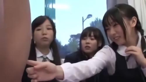 『企画』東京で修学トラベル中のウブ娘達をMM号に乗り込ませ、学校では教えてくれないズル剥けデカチン性教育授業開講。初めて見る大人！