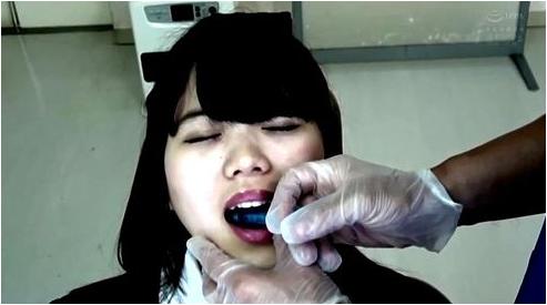 『バック』歯医者の卑猥な動画ファイル。！