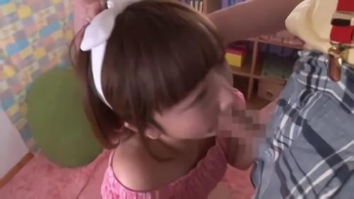 『フェラチオ』そして肉棒でイラマチオを決められ、苦しみに身悶えして涙や涎を垂れ流しつつも、次第に感じ始め…。喉奥のGゾーンをイラマチオ！