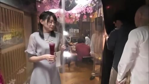 『女子大生』マジックミラースタジオに連れてきた彼氏連れ素人娘をガンガン口説いてマシンバイブを見せる！俺達は知っている、「いやだー」と！