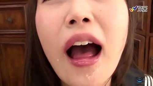 『一ノ瀬もも』セーラー服を一枚ずつ恥ずかしがりながら脱いでいく！お尻の穴までじっくり観察され…それだけでエキサイトしている様子！制服に包！
