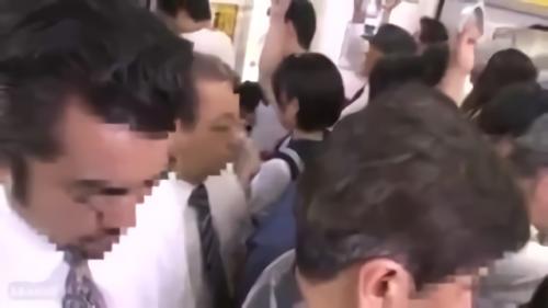 『女子校生』電車内で痴漢され大粒の涙…。しかし、あどけない顔とは裏腹に必死で反発し続ける芯の強さを感じさせた少女。翌日から始まる痴漢！