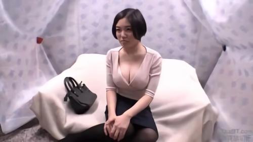 『美尻』紙パンティ越しの擦り付けからずっぽし挿入　人妻さん!
