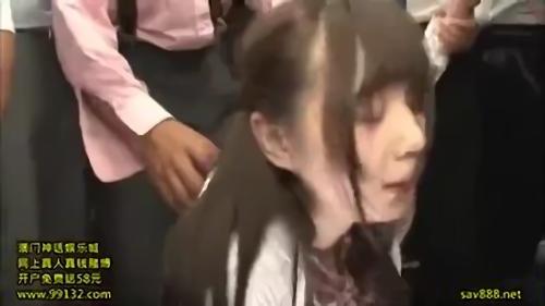『膣内射精』身動き取れないほど混み合う満員電車でウブな女子校生やオフィスレディ等に近付く男達。太ももやお尻を触られ胸も揉まれまくる！あまりの恐！