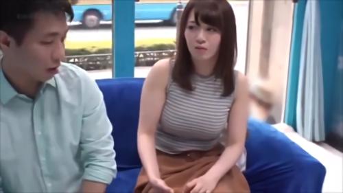 『立ちバック』お願いに…心優しい彼女たちは恥らいながらも断りきれず、スマタで奉仕！勃起チ○ポの感触で思わずヌレヌレになってしまったオマ○コは旦那！