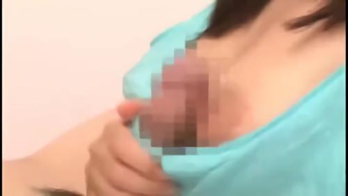 『巨乳』チラチラ顔を出すFカップ！隠れてバストを見るお兄ちゃんにブラコン妹が小悪魔誘惑！「お兄ちゃん」と何度も呼ぶ羽咲の可愛らしさにノッ！